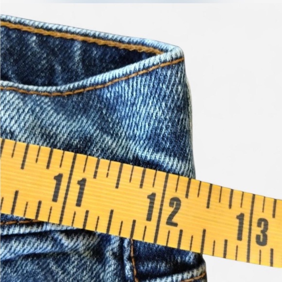 REVICE Rocker Hall Of Fame - Picture 5 of 6